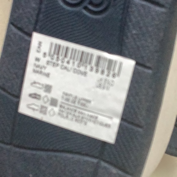 NWT cloudsteppers by Clark’s navy - Picture 9 of 9